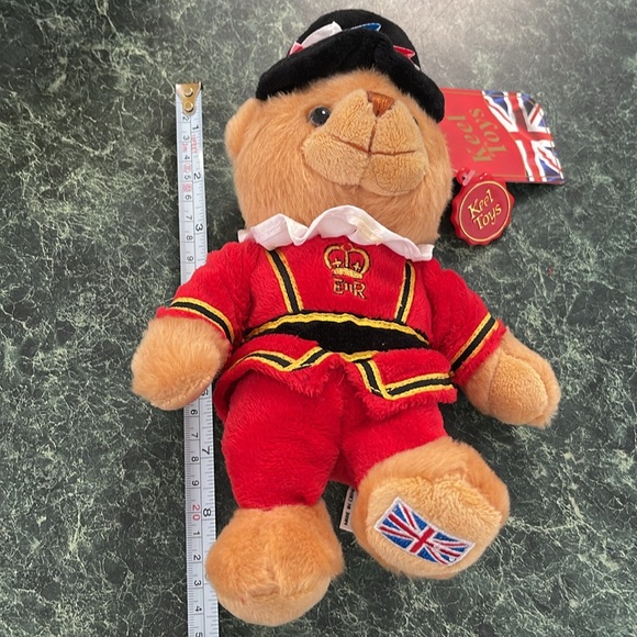 Beafeater Bear by Keel Toys UK 2018 Edition Collectible - Picture 9 of 9